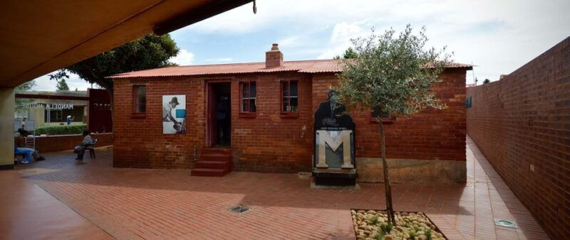 apartheid-museum-soweto-tour