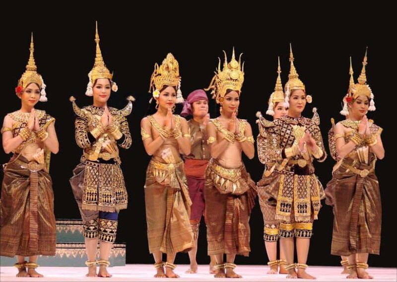 apsara-dance-show-with-dinner-by-tuk-tuk-roundtrip-transfer