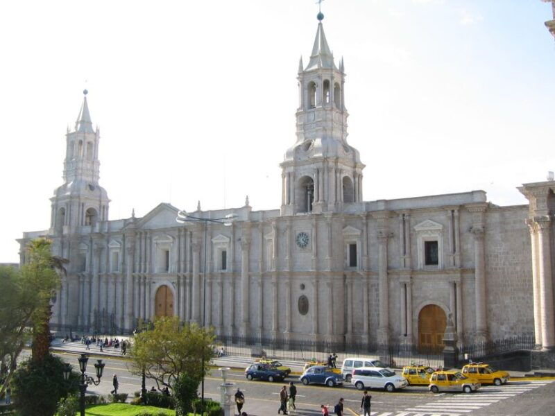arequipa-walking-tour-and-santa-catalina-monastery-2