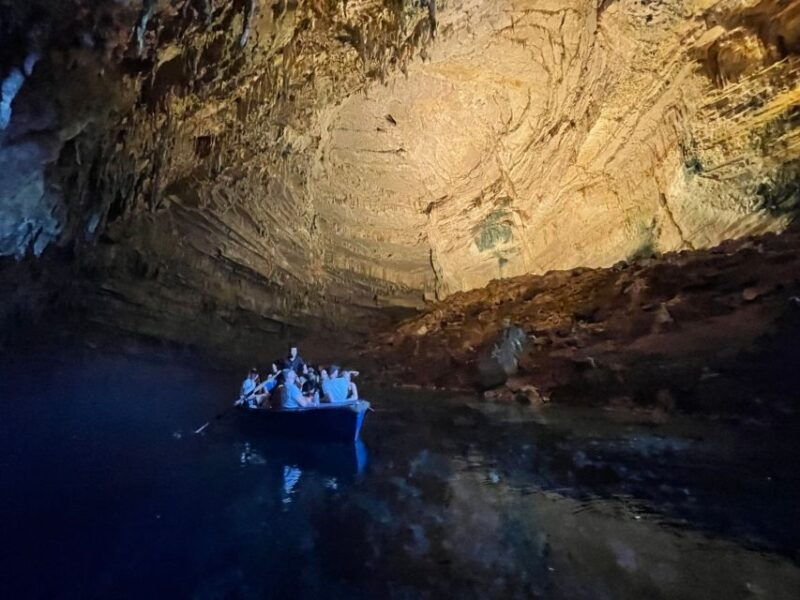 argostoli-melissani-lake-drogarati-cave-and-myrtos-beach