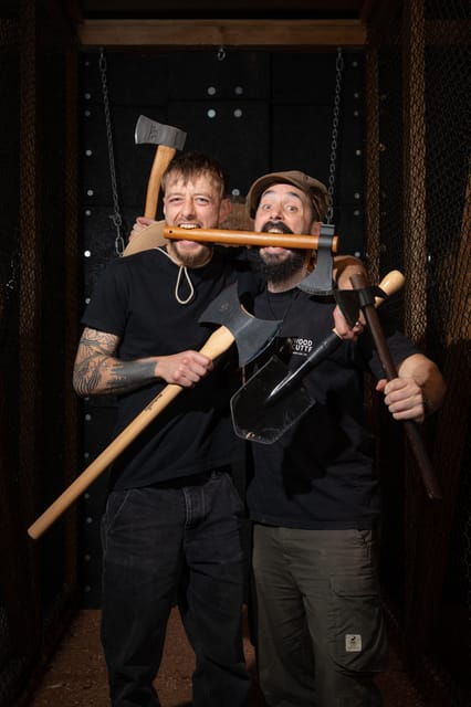 axe-throwing-craft-beer-experience-in-hamburg