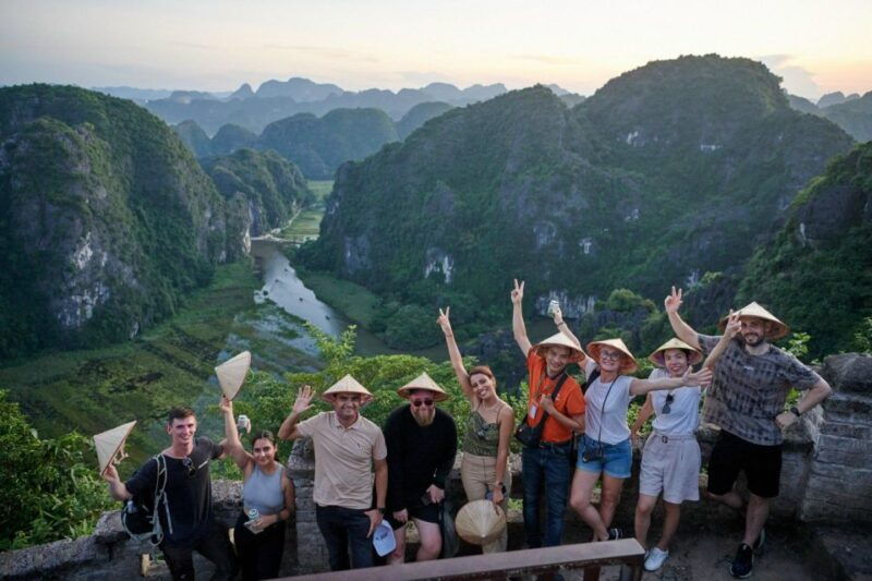 bai-dinh-trang-an-and-mua-cave-full-day-tour