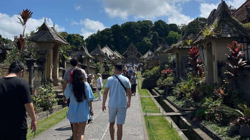 bali-besakih-temple-tukad-cepung-waterfall-penglipuran