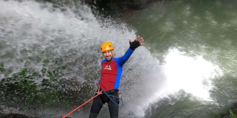 bali-canyoning-adventure-in-sambangan-canyon