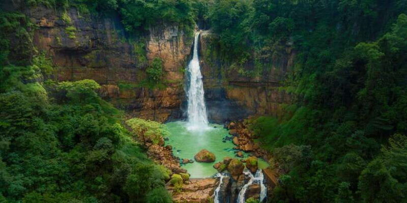 bali-gitgit-and-alingaling-waterfalls-small-group-tour