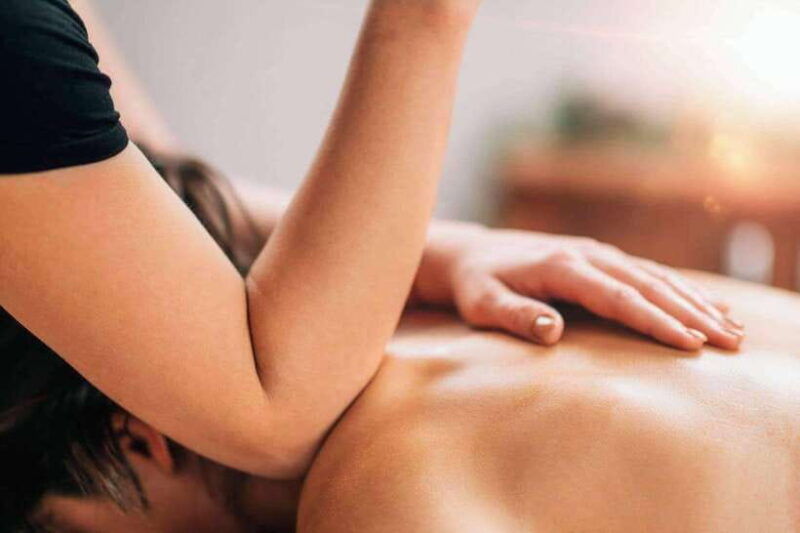 bali-lomi-lomi-massage-at-your-hotel-in-bali