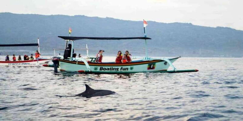 bali-lovina-beach-boat-ride-ulun-danu-beratan-temple-tour