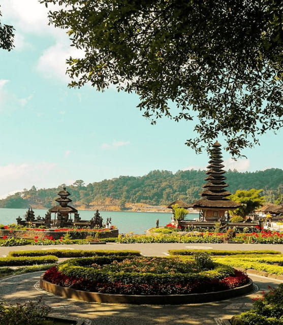 baliulun-danu-waterfalls-handara-gate-cofee-planta-tour