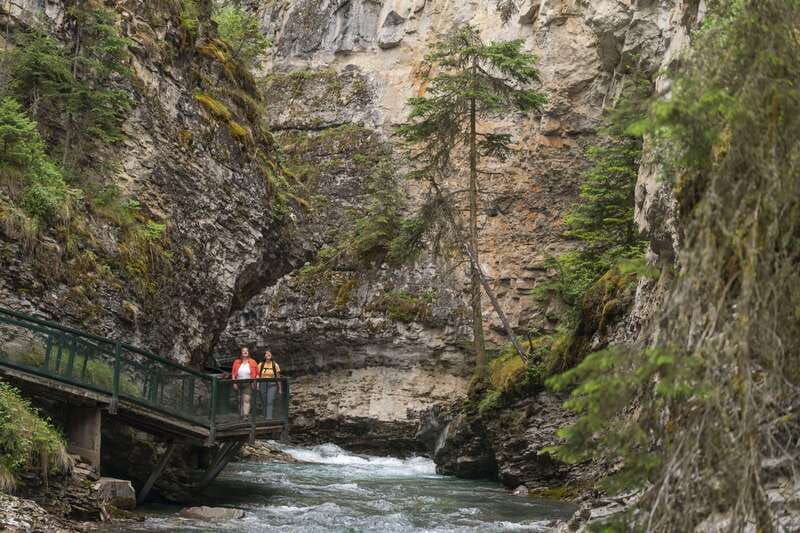 banff-banff-town-gondola-and-johnston-canyon-day-tour