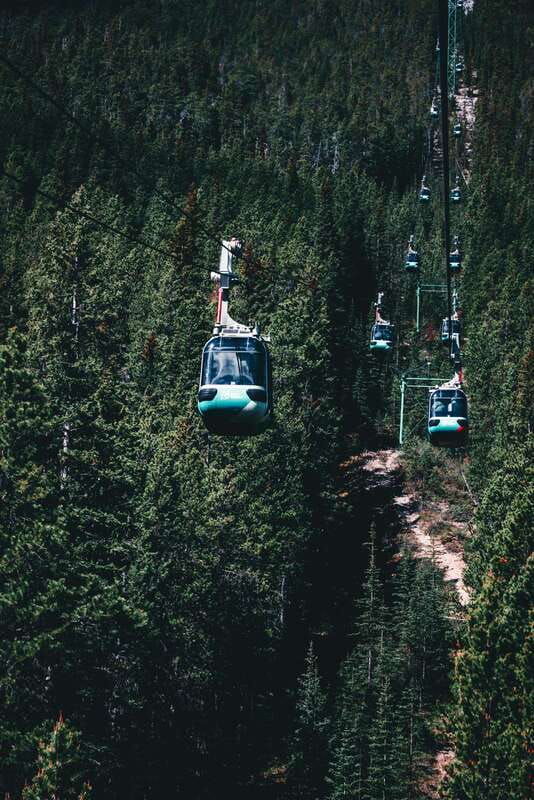 banff-hot-spring-gondola-lakes-wildlife-tour