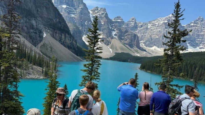 banff-moraine-lake-louise-emerald-johnston-canyon-tour