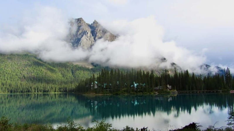 banff-waterfalls-tour-in-banff-yoho-national-parks
