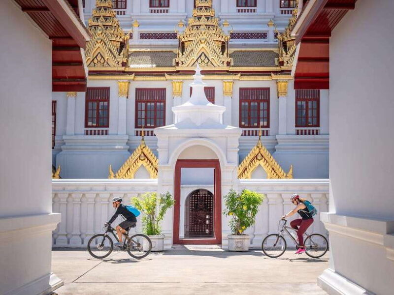 bangkok-backstreets-and-historic-with-temples-bike-tour