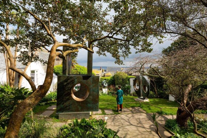 barbara-hepworth-museum-sculpture-garden-entry-to-site