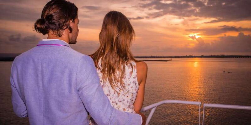 benoa-bali-sunset-dinner-cruise-with-show-and-live-music