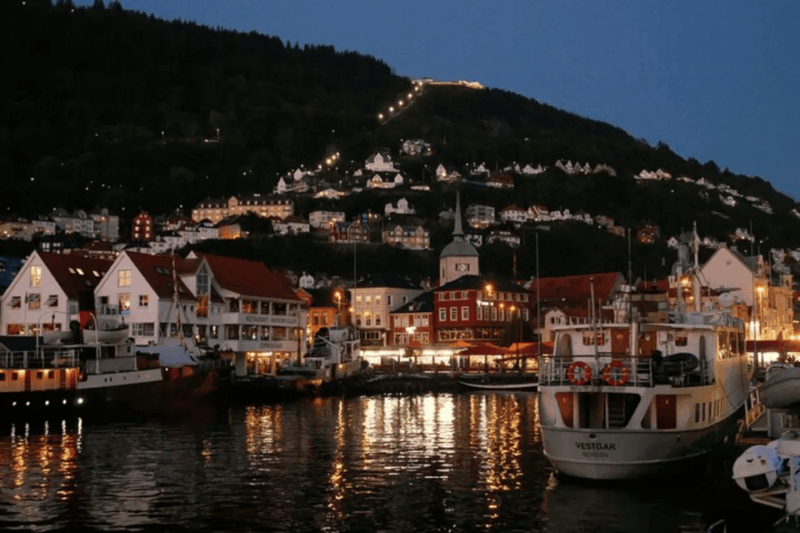 bergen-christmas-market-and-city-highlights-walking-tour