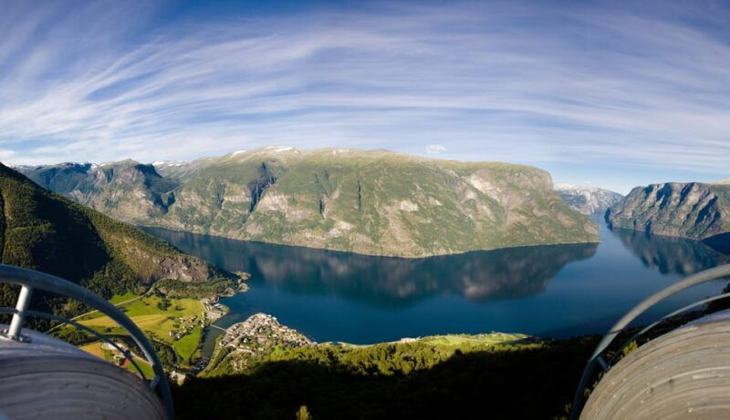 bergen-naeroyfjord-flam-and-stegastein-guided-bus-tour