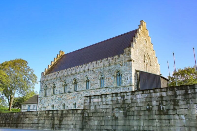 bergen-past-and-present-a-historical-walking-journey