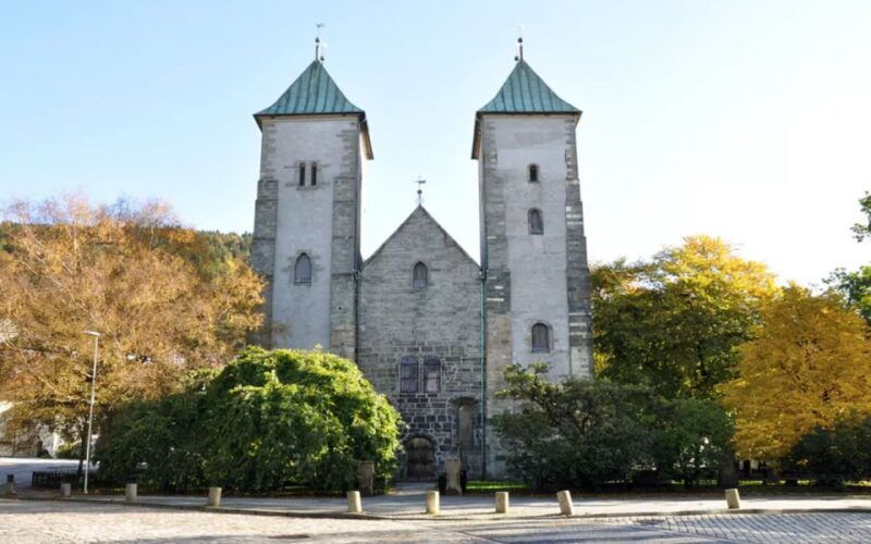 bergen-sightseeing-cruise-of-bergens-historic-landmarks