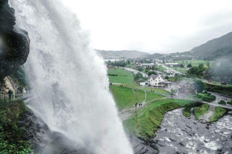 bergen-waterfalls-of-hardangerfjord-guided-tour
