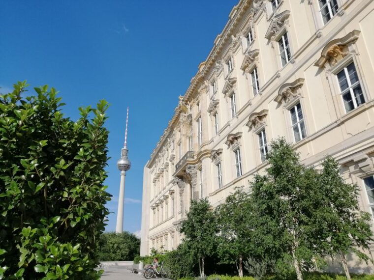 berlin-city-highlights-express-panorama-roof-terrace