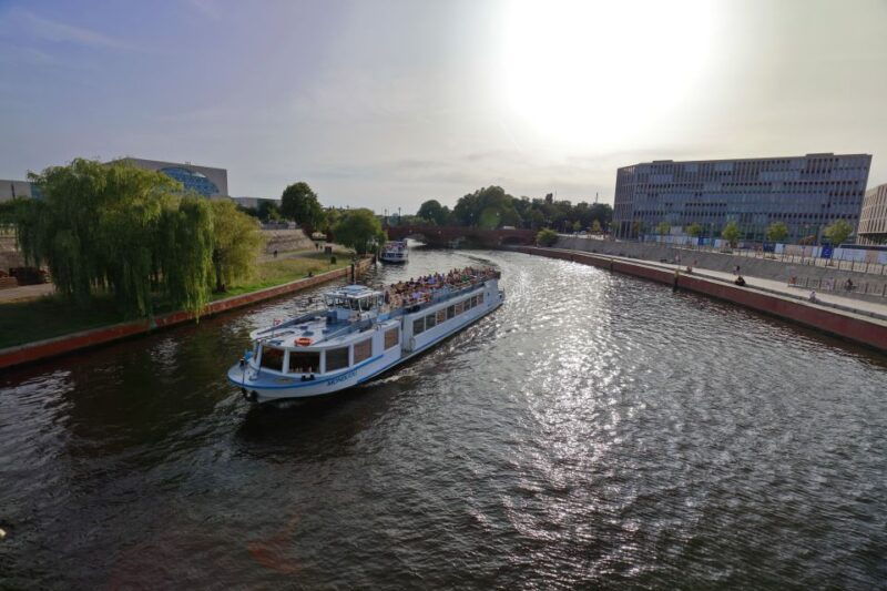 berlin-evening-city-sightseeing-cruise