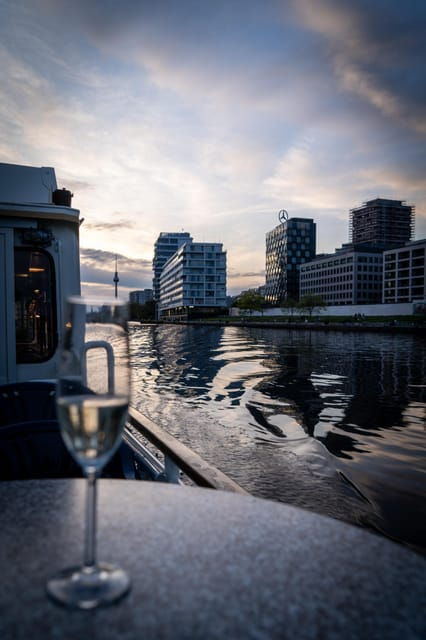 berlin-spree-cruise-with-three-drag-queens-ms-audrey