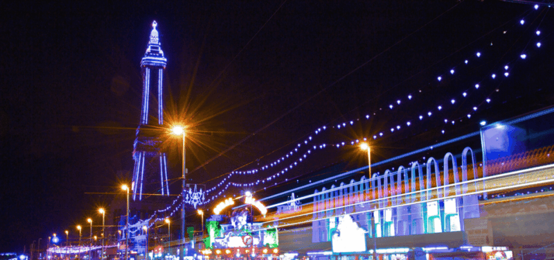 blackpool-christmas-lights-walking-tour-with-an-app
