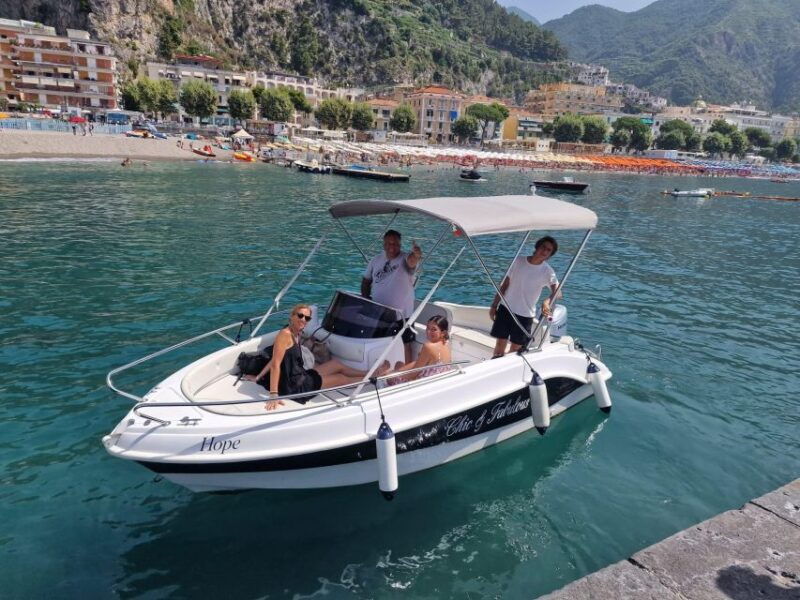 boat-rental-discover-beaches-caves-and-hidden-coves-3