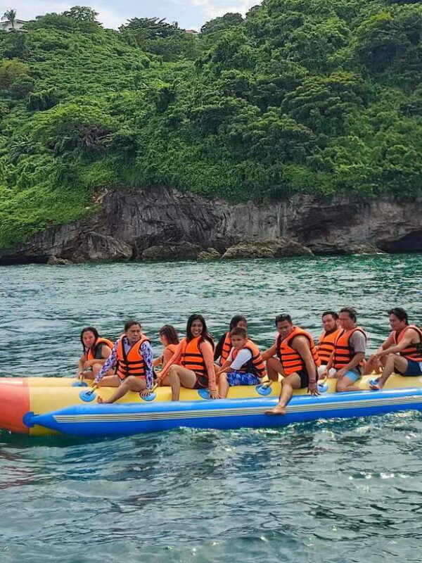 boracay-banana-boat-ride-2