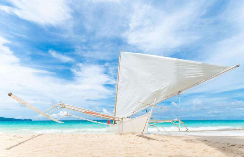 boracay-paraw-sailing-with-photos