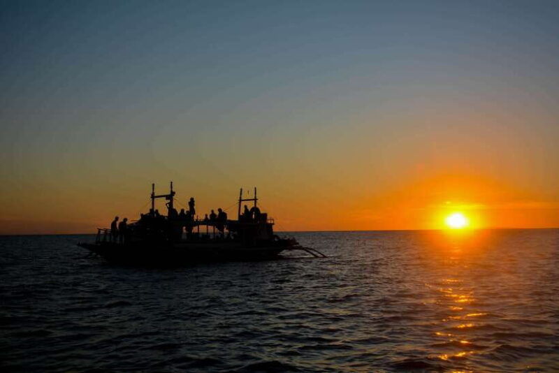 boracay-sunset-cruise-with-water-activities