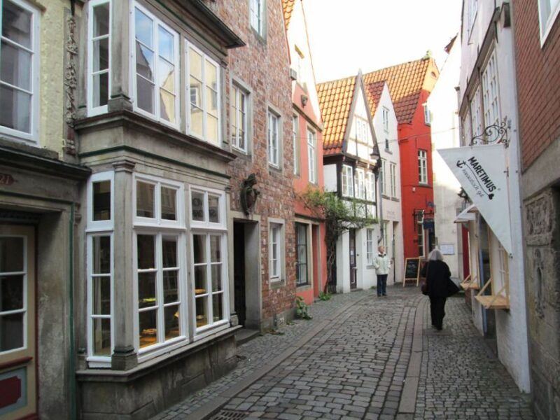 bremen-tour-through-the-historic-schnoor-district