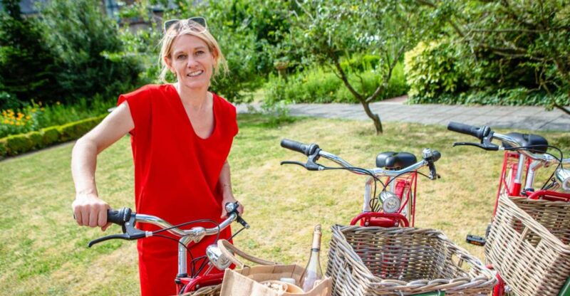 bruges-guided-retro-bike-tour-of-highlights-and-hidden-gems