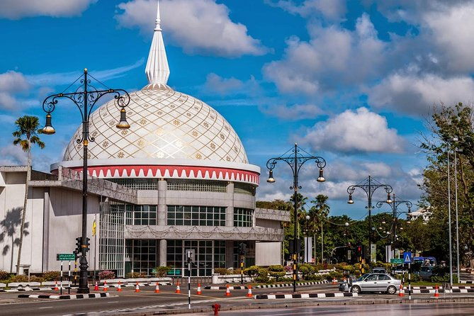 Brunei Half Day City Tour with Royal Regalia & Sultan Omar Ali Saifuddin Mosque - What We Think About the Price