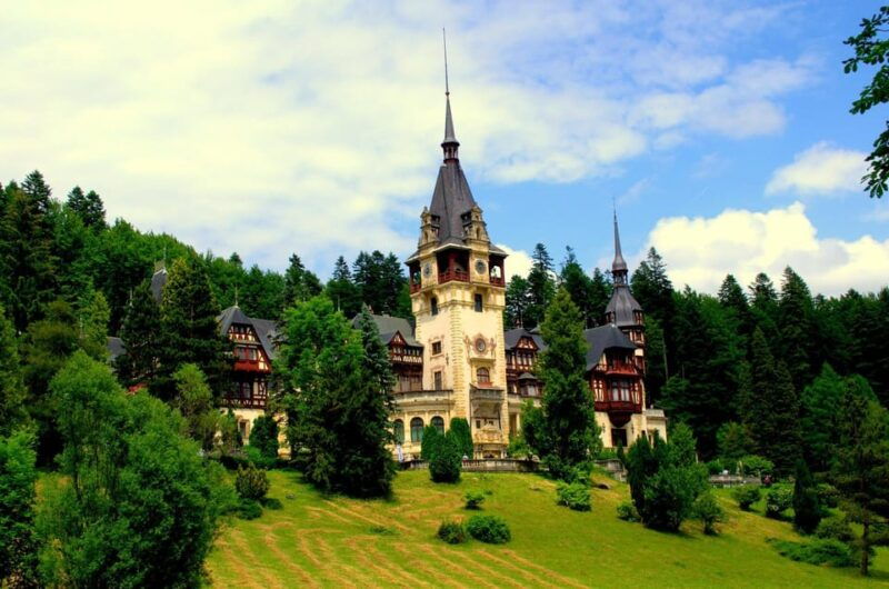bucharest-peles-castle-bran-castle-brasov-day-tour