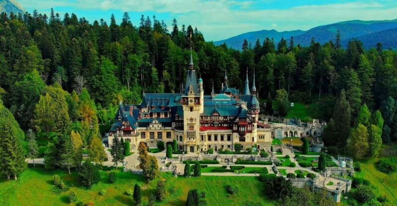 bucharest-peles-castle-dracula-castle-black-church-brasov