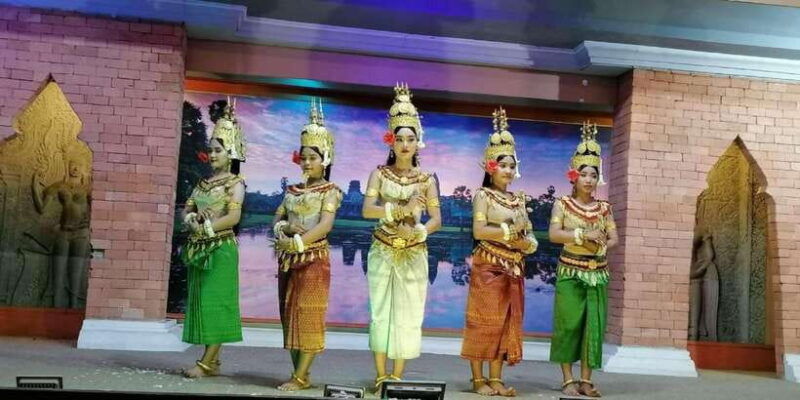 buffet-dinner-apsara-show-with-hotel-transfers