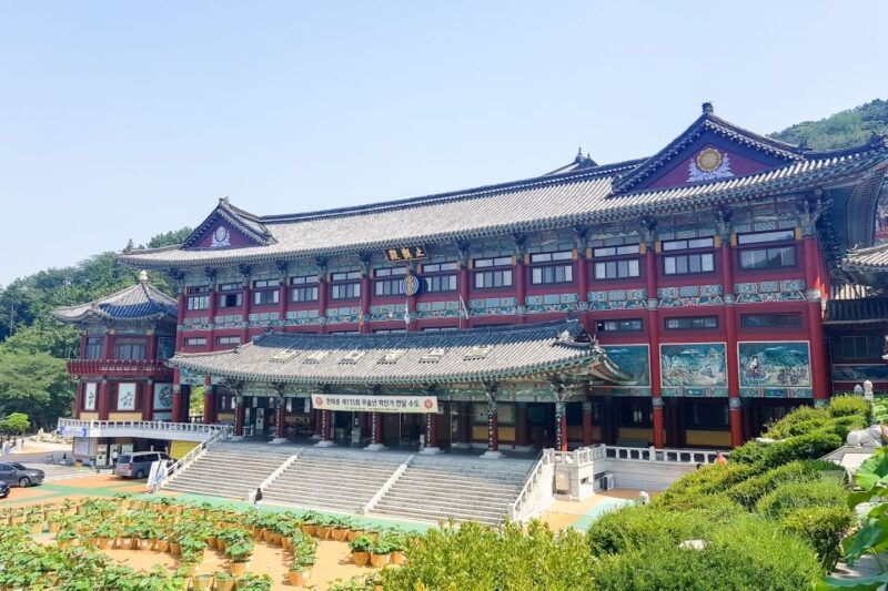 busan-day-trip-with-gamcheon-culture-village-and-sky-walk