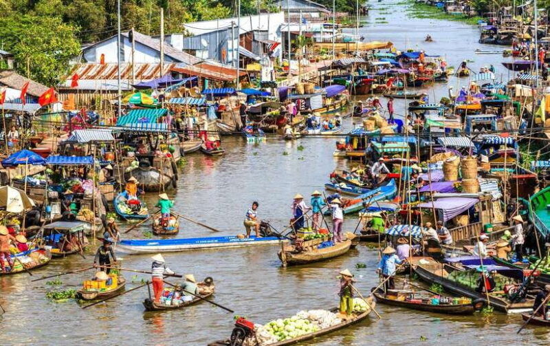 cai-rang-famous-floating-market-in-can-tho-private-tour