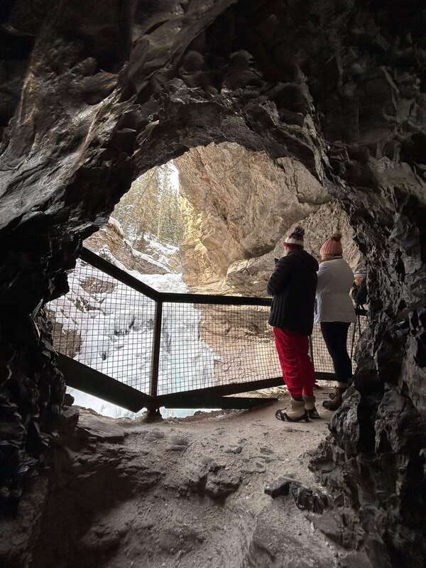 calgary-banff-full-day-private-banff-national-park-tour