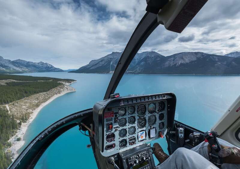 canadian-rockies-helicopter-flight-with-exploration-hike