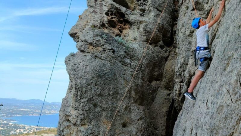 cassis-la-ciotat-climbing-class-on-cap-canaille