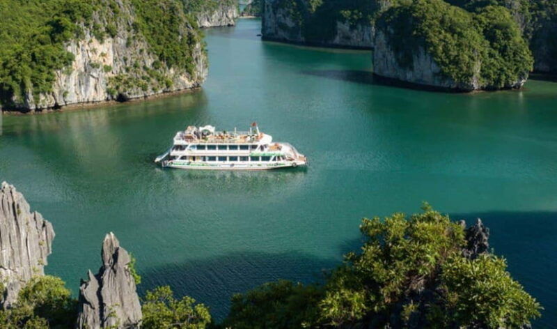 cat-ba-2-days-trip-luxury-cruise-national-park-beach