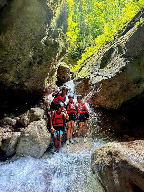 cebu-kawasan-falls-canyoneering-with-ziplining-tour