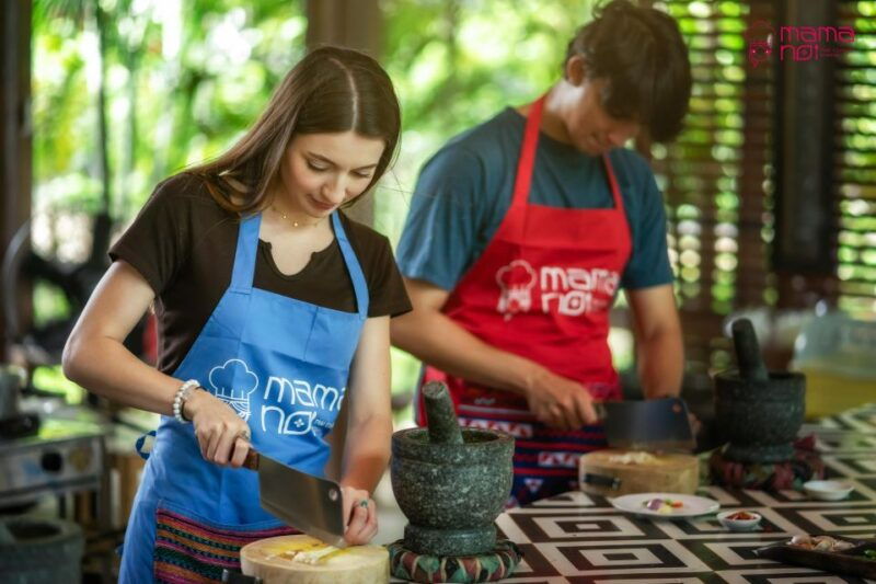 chiang-mai-cooking-class-with-organic-farm-at-mama-noi