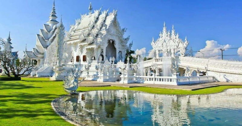 chiang-mai-white-temple-golden-triangle-boat-tour