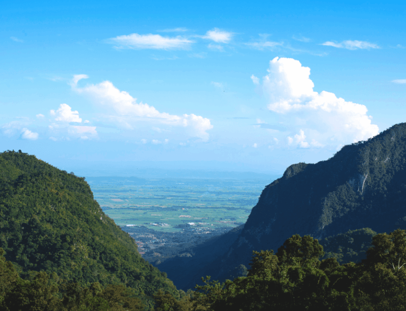 chiang-rai-temples-waterfalls-golden-triangle-guided-tour