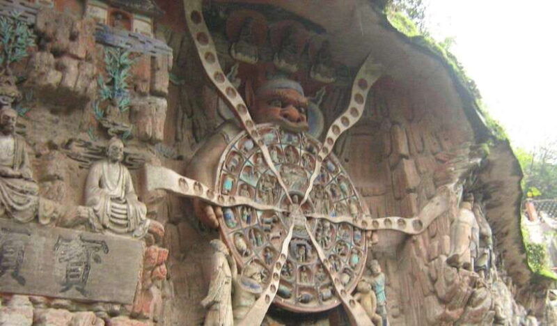 chongqing-dazu-rockcarvings-daytrip-no-car-licen-tourgde