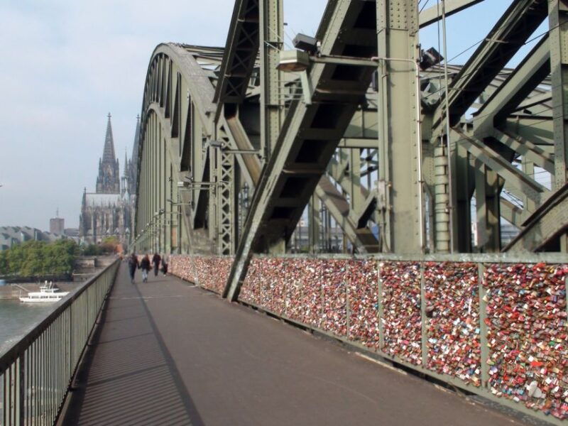 cologne-city-highlights-segway-tour